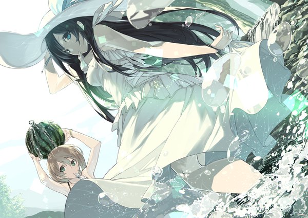 Anime-Bild 2263x1600 mit original senmu long hair looking at viewer fringe highres short hair breasts blue eyes black hair hair between eyes brown hair bare shoulders multiple girls holding green eyes sky looking back sunlight arms up