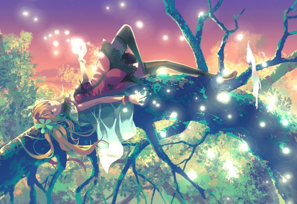 Anime picture 1440x991 with vofan long hair highres blonde hair lying hair flower girl thighhighs hair ornament flower (flowers) plant (plants) tree (trees) jewelry fireflies