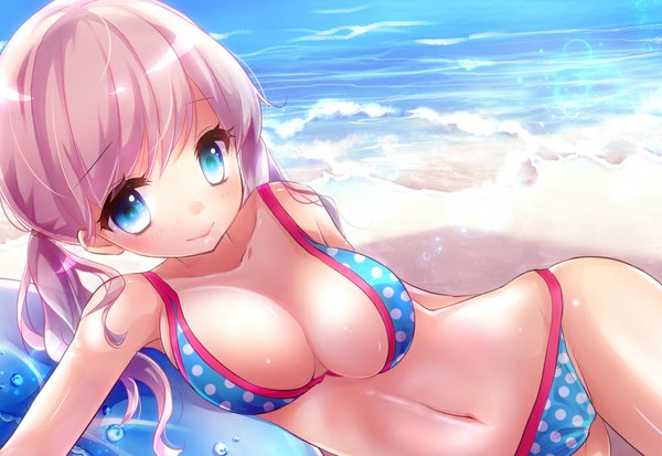 Anime picture 1000x689 with original mintsu (ichi--kun) single long hair looking at viewer blush breasts blue eyes light erotic smile twintails pink hair lying beach on side girl navel swimsuit bikini water