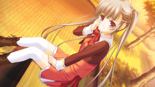 Anime picture 1200x675 with canvas 4 (game) hitose mitsuba amakusa tobari long hair red eyes wide image twintails game cg silver hair loli girl thighhighs white thighhighs serafuku
