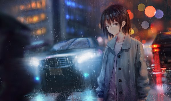 Anime picture 1000x596 with original aya (star) looking at viewer fringe short hair black hair hair between eyes wide image standing brown eyes outdoors blurry lens flare city solo focus rain city lights girl jacket building (buildings)