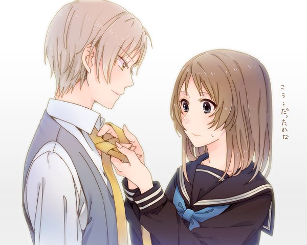 Anime picture 1280x1024 with natsume yuujinchou brains base (studio) natsume takashi taki tooru ku ko san long hair short hair blonde hair simple background brown hair yellow eyes profile grey background grey eyes hieroglyph girl boy uniform school uniform serafuku