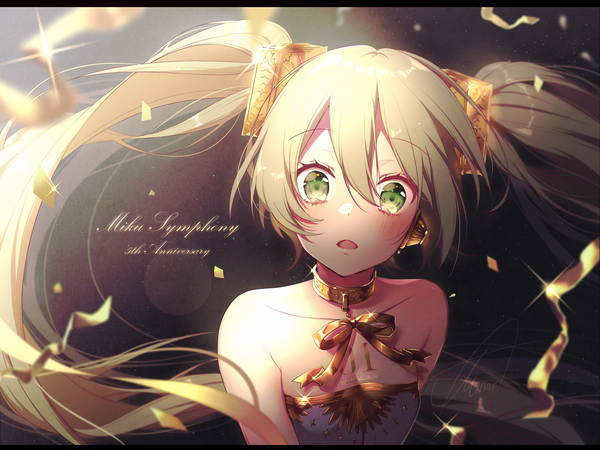 Anime picture 1920x1440 with vocaloid miku symphony (vocaloid) hatsune miku gramophone miku asagao minoru single blush fringe highres open mouth hair between eyes twintails bare shoulders green eyes looking away upper body very long hair green hair character names anniversary