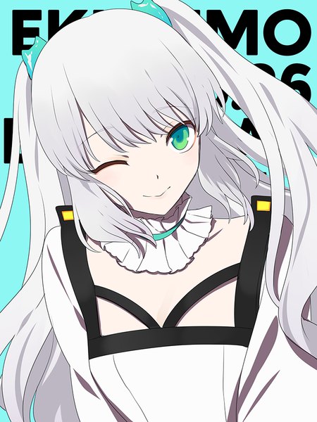 イラスト 750x1000 と 駅メモ 根雨つむぎ フ子 ソロ 長髪 長身像 カメラ目線 前髪 笑顔 緑の目 payot 銀髪 upper body one eye closed from above ウィンク ツーサイドアップ copyright name aqua background 女の子