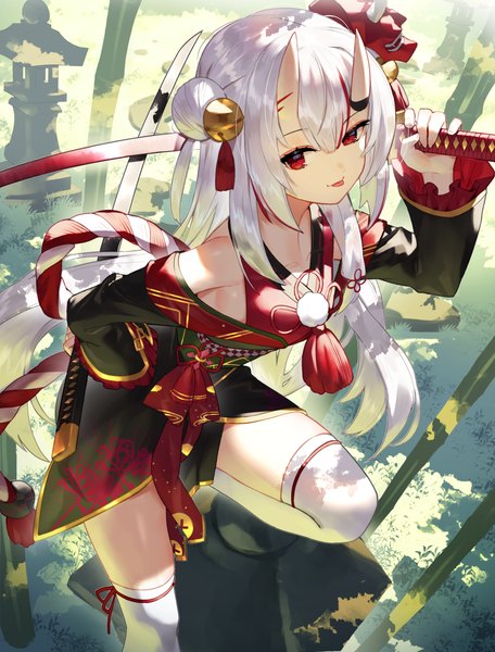 Anime picture 2471x3250 with virtual youtuber hololive nakiri ayame nakiri ayame (1st costume) scottie (phantom2) single long hair tall image looking at viewer fringe highres hair between eyes red eyes holding silver hair bent knee (knees) outdoors traditional clothes japanese clothes multicolored hair