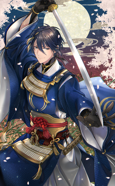 Anime picture 635x1025 with touken ranbu nitroplus mikazuki munechika noes single tall image fringe short hair black hair smile hair between eyes holding looking away traditional clothes japanese clothes black eyes cherry blossoms fighting stance sayagata boy