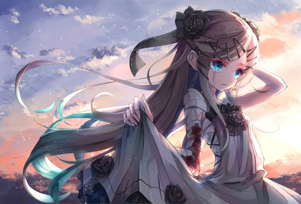 Anime picture 2200x1497 with original ninniku mashimashi single long hair highres blue eyes holding looking away sky cloud (clouds) outdoors multicolored hair hair flower wind grey hair sunlight two-tone hair evening sunset gradient hair