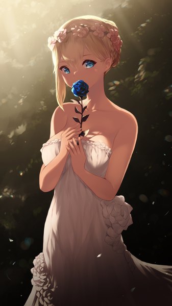 Anime picture 900x1600 with boku wa tomodachi ga sukunai kashiwazaki sena cait single tall image looking at viewer fringe short hair breasts blue eyes blonde hair standing bare shoulders holding cleavage sunlight alternate hairstyle covered mouth alternate hair length girl