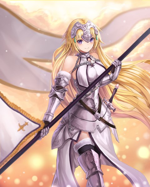 Anime-Bild 1000x1250 mit fate (series) fate/apocrypha jeanne d'arc (fate) (all) jeanne d'arc (fate) lunacle single tall image looking at viewer blush blonde hair smile purple eyes bare shoulders holding very long hair wind walking >:) girl thighhighs