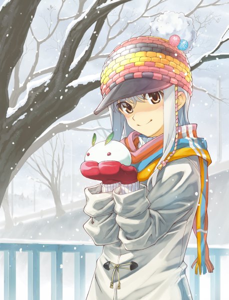 Anime picture 915x1200 with original hirokiku single long hair tall image looking at viewer smile holding brown eyes white hair snowing winter snow girl plant (plants) tree (trees) scarf coat cap mittens