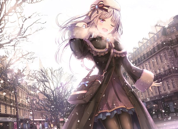 Anime-Bild 2336x1698 mit original missle228 single long hair looking at viewer fringe highres open mouth standing silver hair outdoors one eye closed pink eyes wink fur trim city snowing winter snow exhalation