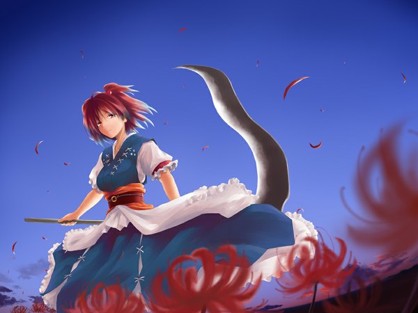 Anime picture 1024x768 with touhou onozuka komachi kinsenka short hair red hair girl flower (flowers) petals scythe higanbana