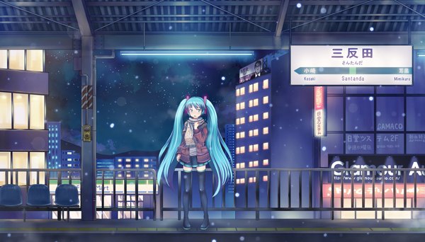 Anime picture 2200x1254 with vocaloid hatsune miku remuko (artist) single highres wide image twintails green eyes very long hair green hair night city lights girl thighhighs scarf star (stars) train station