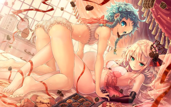 Anime picture 2508x1572 with merc storia mito itsuki long hair looking at viewer highres short hair breasts blue eyes light erotic blonde hair smile multiple girls green eyes blue hair ass indoors lying braid (braids) head tilt looking back