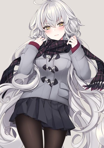 Anime-Bild 1223x1736 mit fate (series) fate/grand order jeanne d'arc (fate) (all) jeanne d'arc alter (fate) neko-san (dim.dream) single tall image looking at viewer blush fringe simple background hair between eyes standing yellow eyes silver hair ahoge long sleeves very long hair pleated skirt grey background