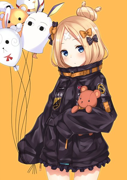 Anime picture 752x1062 with fate (series) fate/grand order abigail williams (fate) fou (fate) medjed komori kuzuyu single long hair tall image looking at viewer blush fringe blue eyes blonde hair simple background standing holding hair bun (hair buns) yellow background hands in sleeves