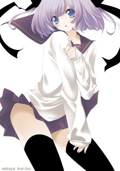 イラスト 2425x3445 と オリジナル nyankichi ソロ 長身像 カメラ目線 highres 短い髪 青い目 purple hair 女の子 ストッキング スカート ちょう結び 黒ストッキング ヘア蝶結び セーラー服