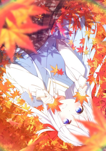 Anime picture 1062x1505 with original aoi thomas single long hair tall image looking at viewer fringe blue eyes smile hair between eyes white hair grin upside down autumn girl leaf (leaves) autumn leaves maple leaf