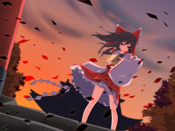 Anime picture 1600x1200 with touhou hakurei reimu yuzuki kei single long hair black hair wind black eyes miko girl bow hair bow detached sleeves