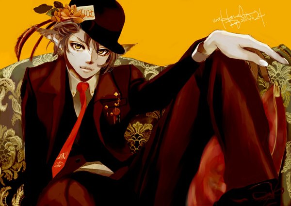 Anime picture 1024x727 with vocaloid kagamine len ura hanabi single sitting signed yellow eyes pointy ears boy flower (flowers) hat earrings necktie couch suit