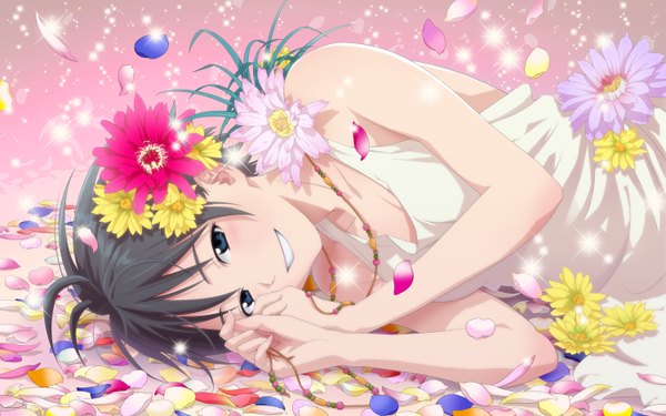 Anime picture 1500x938 with idolmaster kikuchi makoto yachiwo smile wide image bare shoulders hair flower dress hair ornament flower (flowers) petals white dress pendant