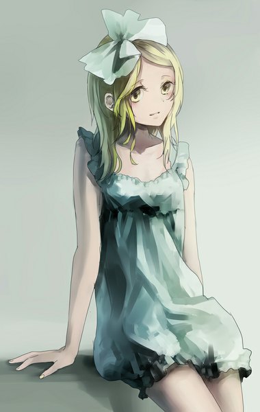 Anime picture 633x1000 with original nonoharak single long hair tall image blush simple background blonde hair smile standing yellow eyes looking away grey background girl dress bow hair bow blue dress