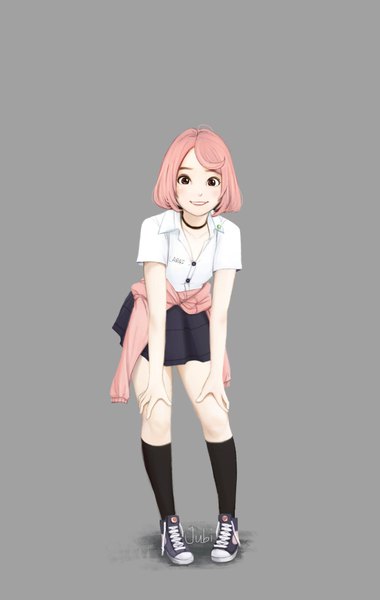 Anime-Bild 1299x2048 mit original laras (jubi) jubi (regiana) single tall image looking at viewer short hair simple background smile standing brown eyes signed pink hair full body grey background arm support character names open collar clothes around waist girl
