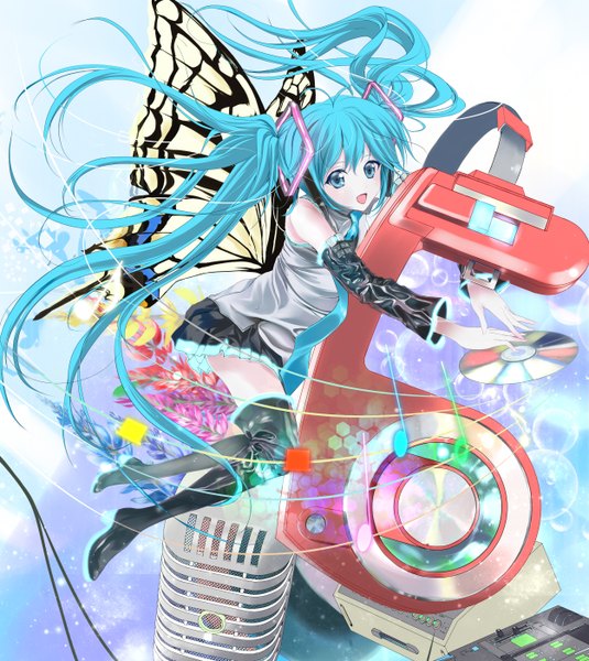 イラスト 2500x2800 と ボーカロイド 初音ミク 41y (yooichiwai) ソロ 長髪 長身像 赤面 highres 開いた口 青い目 ツインテール 肩出し 青い髪 insect wings butterfly wings 女の子 袖だけ ミニスカート ヘッドフォン 長靴