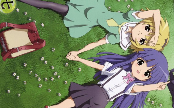 Anime picture 1440x900 with higurashi no naku koro ni studio deen furude rika houjou satoko wide image lying loli wallpaper holding hands pointing girl plant (plants) pantyhose bag grass