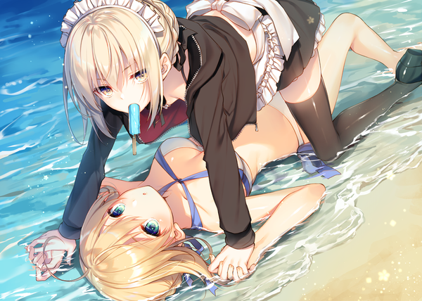 Anime picture 1254x895 with fate (series) fate/grand order artoria pendragon (all) artoria pendragon (alter swimsuit rider) (fate) artoria pendragon (swimsuit archer) (fate) toosaka asagi looking at viewer blush fringe short hair breasts blue eyes light erotic blonde hair hair between eyes multiple girls holding yellow eyes cleavage ahoge