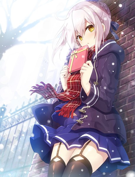 Anime picture 760x1000 with fate (series) fate/grand order artoria pendragon (all) mysterious heroine x (alter) (fate) mysterious heroine x alter (first ascension) (fate) yano mitsuki single long hair tall image looking at viewer blush fringe blonde hair hair between eyes holding yellow eyes ahoge braid (braids) parted lips pleated skirt
