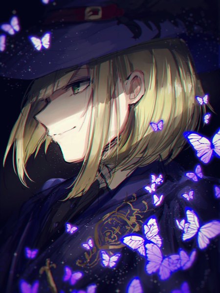 Anime-Bild 768x1024 mit twisted wonderland rook hunt noyu (noyu23386566) single tall image fringe short hair blonde hair smile green eyes looking away profile portrait shaded face boy hat insect butterfly