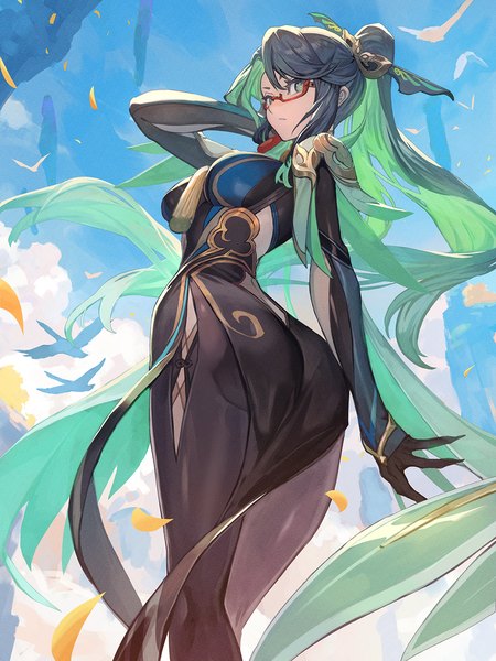 Anime-Bild 1125x1500 mit genshin impact cloud retainer (genshin impact) xianyun (genshin impact) lack single long hair tall image light erotic black hair green eyes sky cloud (clouds) outdoors ass ponytail multicolored hair green hair two-tone hair from below colored inner hair
