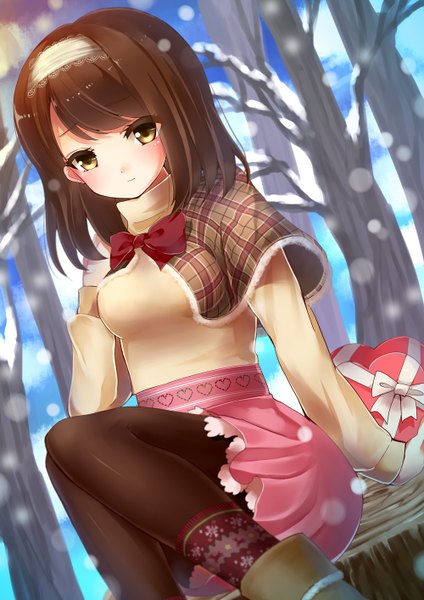 Anime picture 1000x1414 with original noda shuha single tall image looking at viewer blush short hair brown hair sitting yellow eyes dutch angle snowing winter knees together feet apart snowflake print girl plant (plants) tree (trees) hairband bowtie