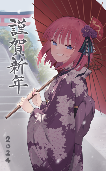 Anime picture 1200x1920 with go-toubun no hanayome nakano nino profnote single tall image short hair blue eyes smile pink hair outdoors traditional clothes japanese clothes grin floral print new year nengajou 2024 girl hair ornament kimono