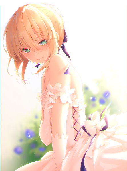 Anime-Bild 1548x2091 mit fate (series) fate/stay night artoria pendragon (all) saber navy (navy.blue) single tall image looking at viewer blush fringe short hair simple background hair between eyes standing white background bare shoulders green eyes payot wind off shoulder