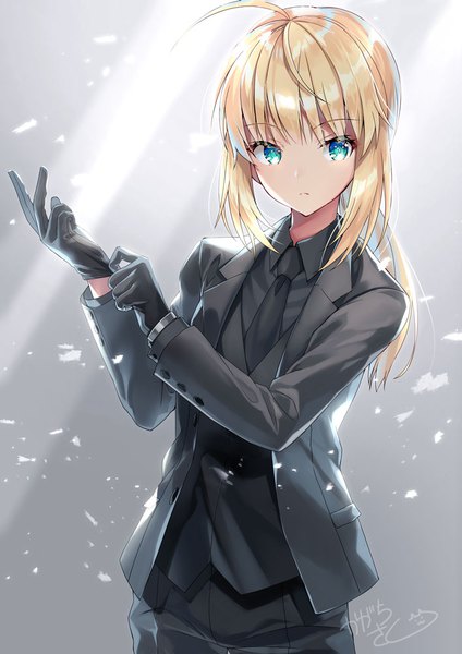 Anime picture 707x1000 with fate (series) fate/zero artoria pendragon (all) saber kagachi saku single long hair tall image looking at viewer blush fringe blue eyes blonde hair hair between eyes standing signed payot ahoge long sleeves grey background