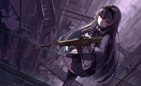 Anime picture 1500x922 with mahou shoujo madoka magica shaft (studio) akemi homura baisi shaonian single long hair fringe hair between eyes red eyes wide image standing holding payot looking away purple hair ahoge long sleeves pleated skirt from above dutch angle
