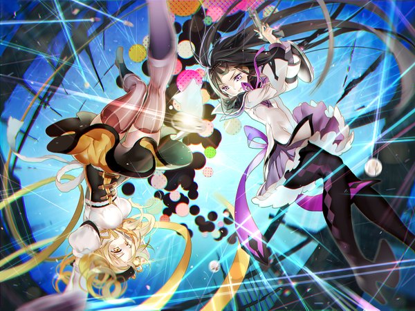 Anime picture 1500x1125 with mahou shoujo madoka magica shaft (studio) akemi homura tomoe mami hoshii hisa long hair black hair blonde hair twintails multiple girls holding yellow eyes very long hair blurry drill hair magical girl girl thighhighs skirt ribbon (ribbons)