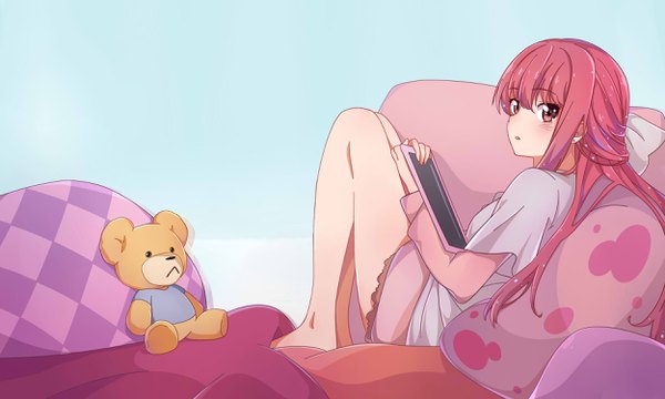 Anime picture 2500x1500 with shelter (music video) rin (shelter) kukie-nyan single long hair looking at viewer blush fringe highres simple background hair between eyes wide image holding pink hair full body bent knee (knees) pink eyes barefoot bare legs :o