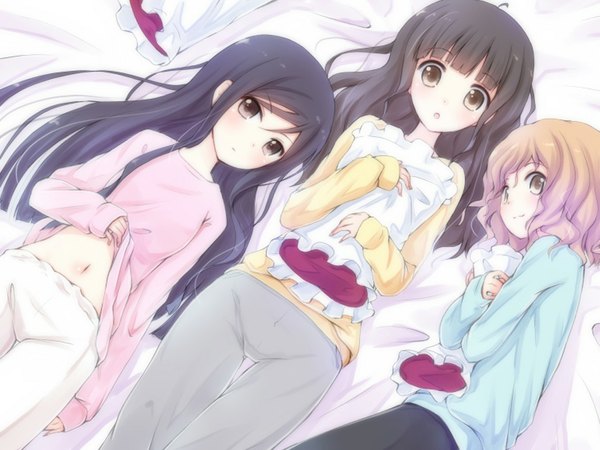 Anime picture 1024x768 with hanasaku iroha p.a. works matsumae ohana oshimizu nako tsurugi minko long hair looking at viewer blush short hair open mouth black hair brown hair multiple girls brown eyes lying girl navel pillow 3 girls