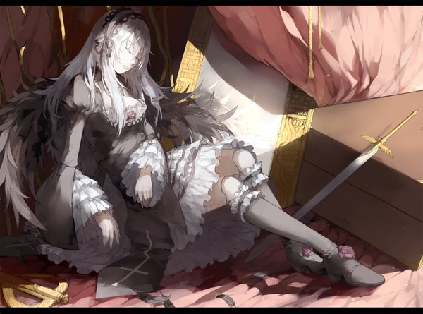 Anime-Bild 1679x1247 mit rozen maiden suigintou nine (liuyuhao1992) single long hair sitting silver hair eyes closed sleeping lolita fashion goth-loli doll joints girl dress weapon sword wings frills headdress curtains