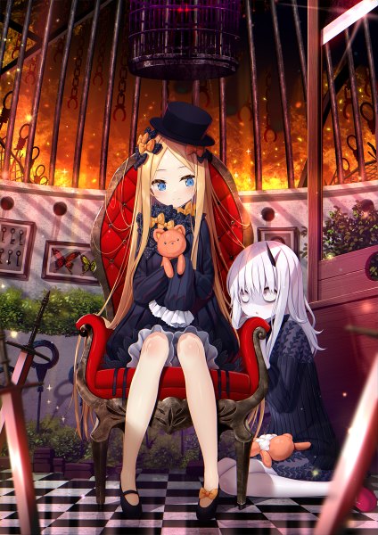 Anime-Bild 848x1200 mit fate (series) fate/grand order abigail williams (fate) lavinia whateley (fate/grand order) yano mitsuki long hair tall image blush fringe open mouth blue eyes blonde hair smile hair between eyes sitting multiple girls holding payot full body white hair
