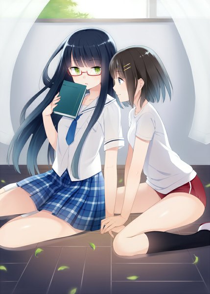 Anime picture 600x839 with original kurasawa moko long hair tall image fringe short hair blue eyes black hair brown hair sitting green eyes profile pleated skirt wind sunlight kneeling holding hands plaid skirt sunbeam skirt