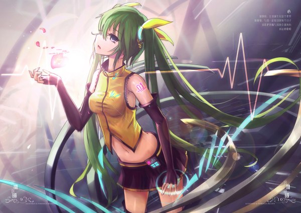 Anime picture 1400x990 with vocaloid hatsune miku wangchuan de quanyan single long hair fringe hair between eyes standing twintails purple eyes signed payot parted lips green hair bare belly midriff tattoo alternate costume shiny skin outstretched arm