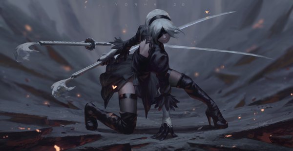 Anime picture 1546x800 with nier nier:automata yorha no. 2 type b guweiz single short hair smile wide image signed silver hair full body bent knee (knees) high heels zettai ryouiki puffy sleeves character names hands behind back side slit blindfold covering eye (eyes)