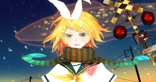 Anime picture 1500x789 with vocaloid kagamine rin miyake achi single blush short hair open mouth blonde hair wide image green eyes sky close-up girl hair ornament hairband scarf star (stars) bobby pin traffic sign