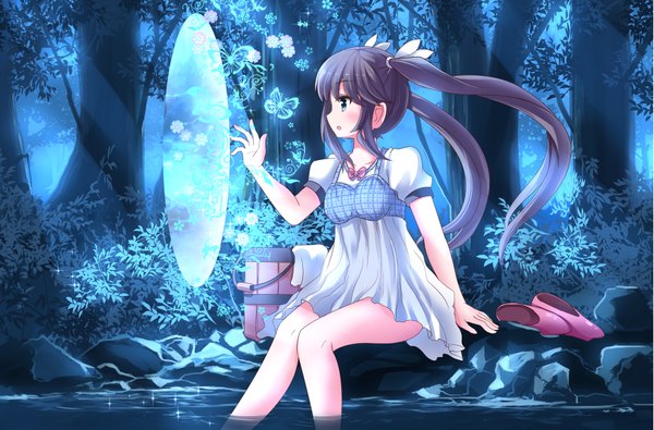 Anime-Bild 1843x1214 mit original risutaru single long hair blush fringe highres open mouth blue eyes brown hair sitting twintails payot looking away outdoors profile wind short sleeves soaking feet shoes removed
