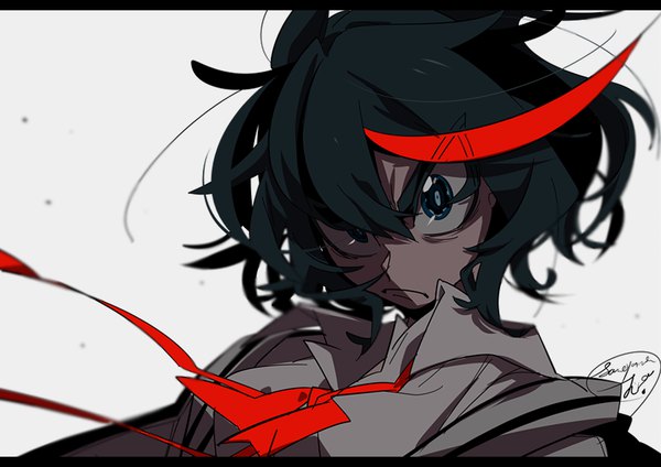 Anime picture 900x636 with kill la kill studio trigger matoi ryuuko karabako single looking at viewer fringe blue eyes black hair simple background hair between eyes red eyes white background signed multicolored hair two-tone hair streaked hair letterboxed close-up messy hair