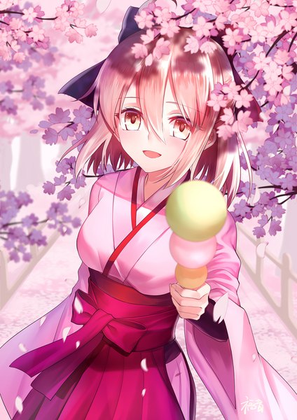 Anime picture 1100x1556 with fate (series) fate/grand order okita souji (fate) (all) okita souji (koha-ace) gogatsu fukuin single tall image looking at viewer blush fringe short hair open mouth blonde hair smile hair between eyes standing holding yellow eyes payot outdoors